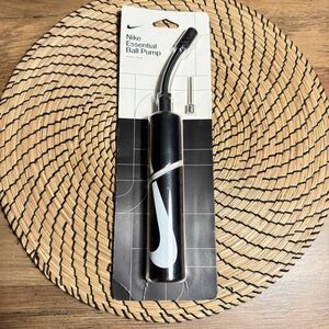 Nike Essential Ball Pump Brand New Includes 1 Needle